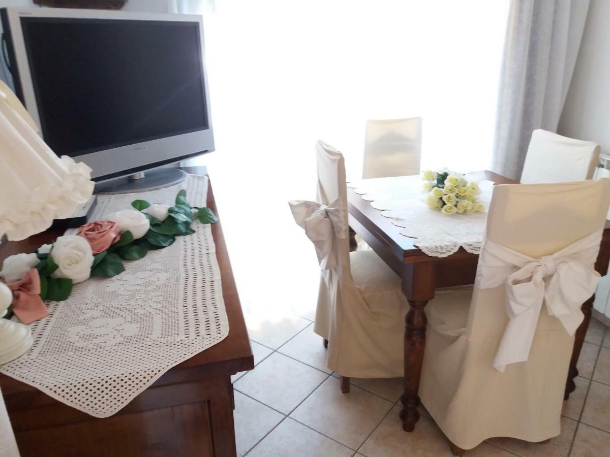 Raffinato Bilocale A Lido Di Camaiore Vicino Al Mare Luaran gambar